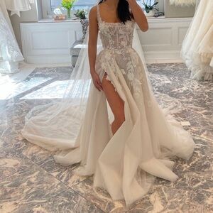 Wedding Dress, Custom Made Ball gown Fits Size 2